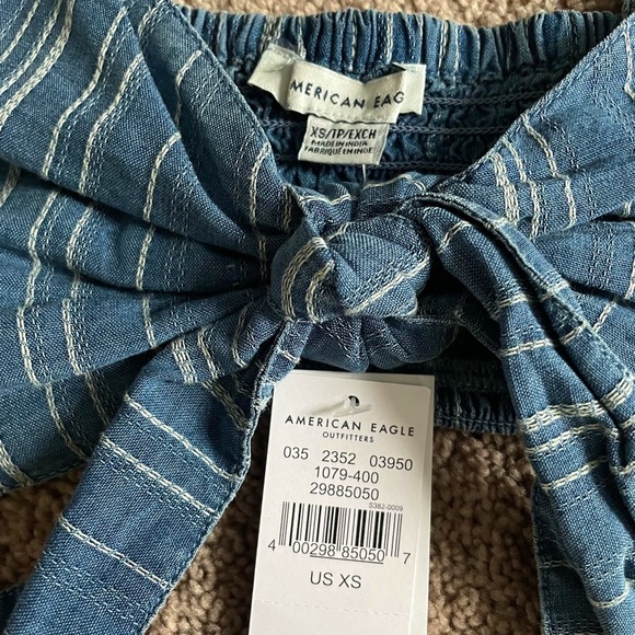 Tie Front Crop Top - Picture 2 of 4